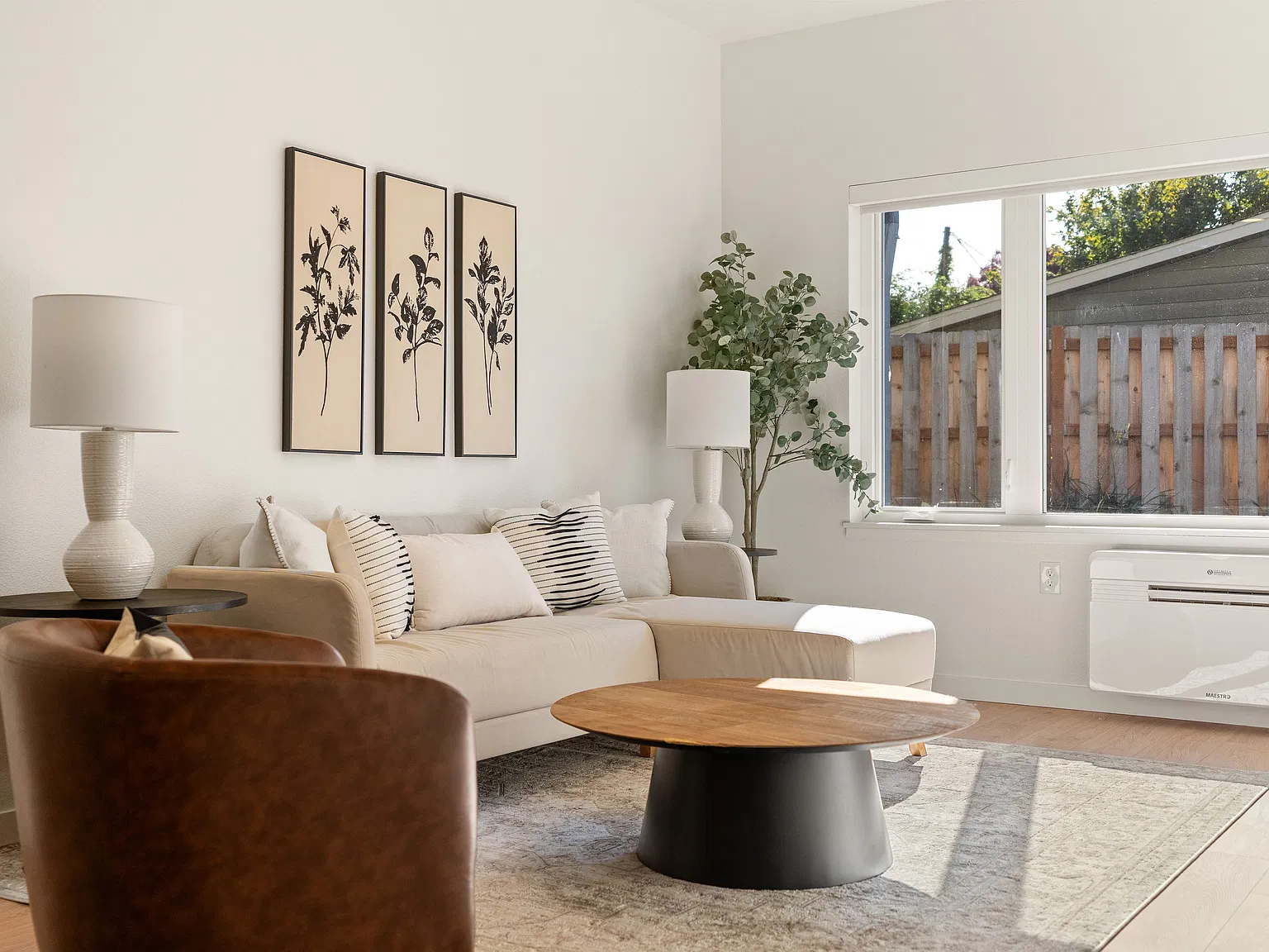 Sunstone Apartments — Photo 1
