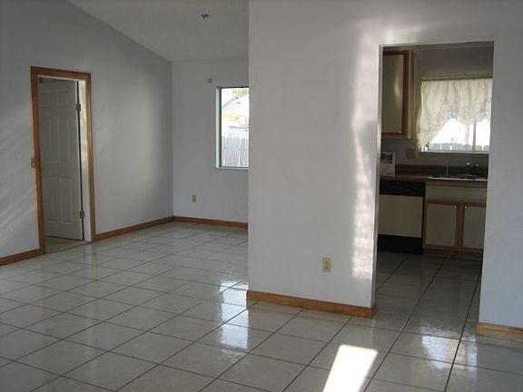 2nd image of 25824 Parsley Ave