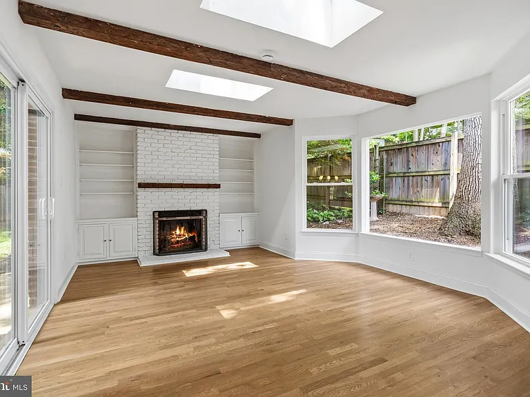 5605 Wood Way — Photo 8