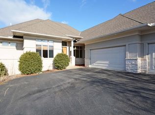11308 Entrevaux Dr, Eden Prairie, MN 55347