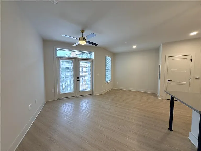 District on the Etowah Apartments — Photo 1084