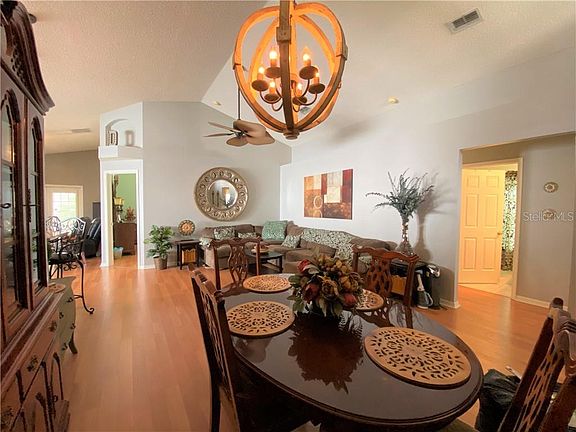 4th image of 117 London Fog Way