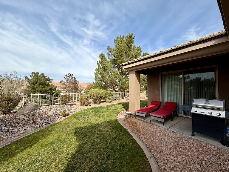 457 Highland View Ct — Photo 26
