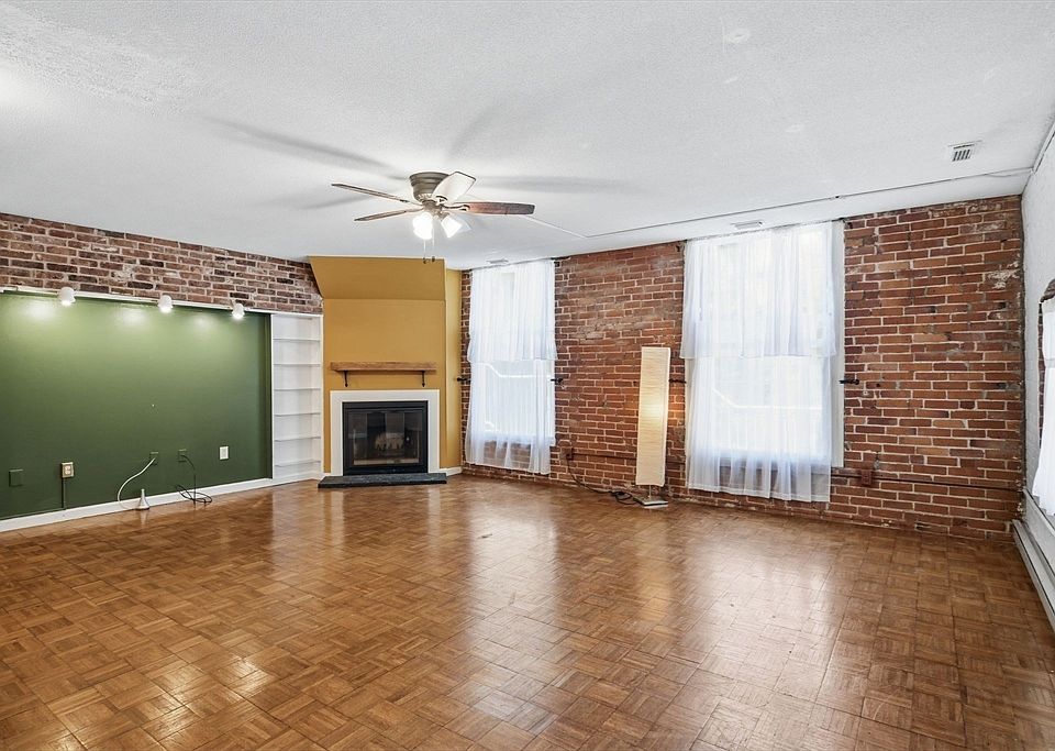 1st image of 124 College St APT 2