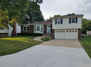9214 W 76th St, Overland Park, KS 66204