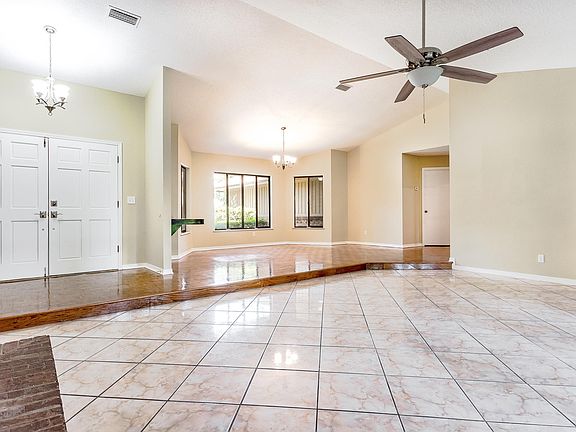 4th image of 2946 Bernice Ct