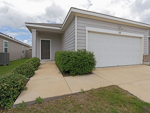 2nd image of 124 Bracken Ln