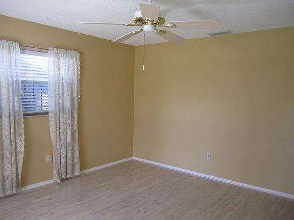 2nd image of 475 Pasadena Ave