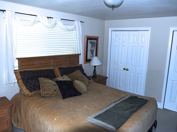 5th image of 8090 S Oak Creek Dr