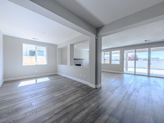 Family and Dining Rooms