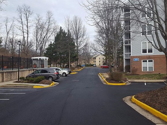 5th image of 3175 Summit Square Dr APT A4