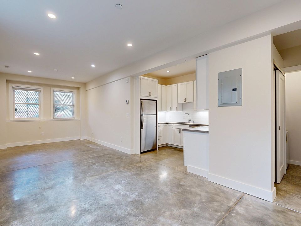 1st image of 737 Ashbury St