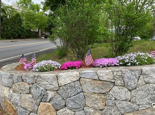5 W Main St, Hopkinton, MA 01748