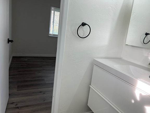 2nd image of 4968 Hillridge Way