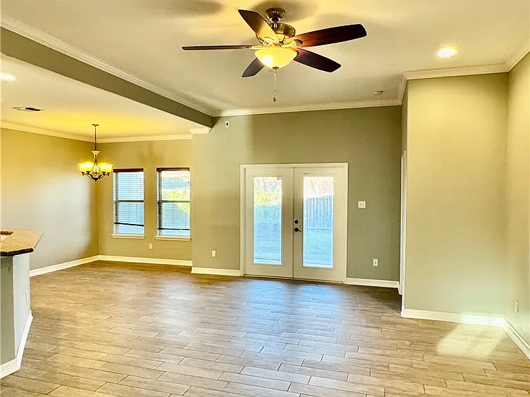 5722 Loire Blvd — Photo 8