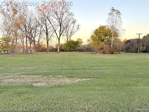 3rd image of 4444 Eureka Rd