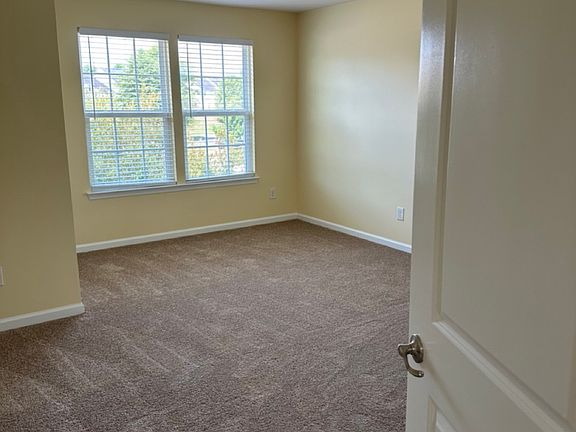 4th image of 9622 Springholm Dr #1