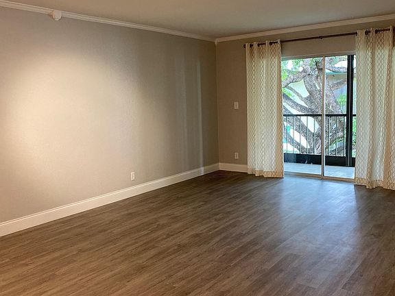 4th image of 4153 NW 90th Ave APT 204