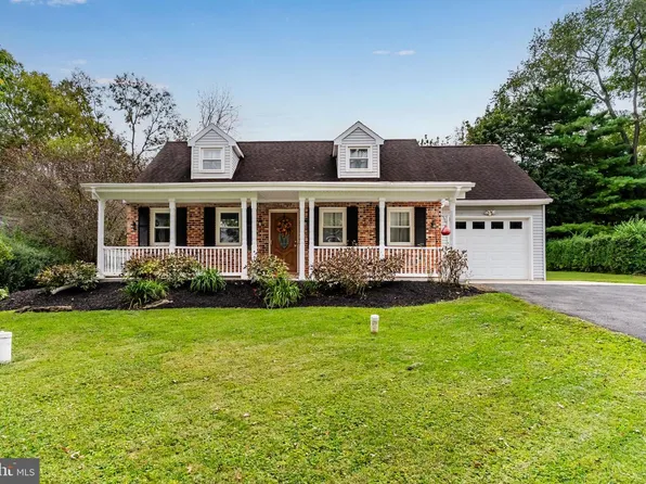 6 Myrtle Wood Ct, Lancaster, PA 17603