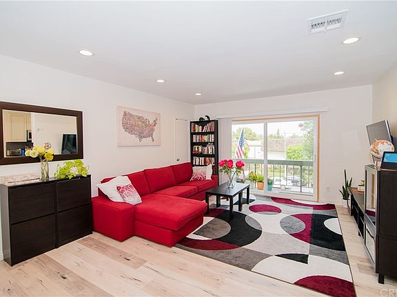 2nd image of 5055 Coldwater Canyon Ave APT 203