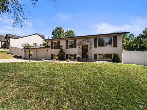850 Hanna Rd, Ballwin, MO 63021