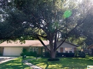 2002 Lathan Ln, Taylor, TX 76574