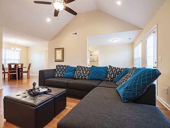 4th image of 612 Niagra Ln