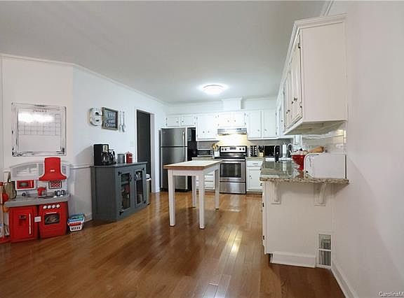 5th image of 8508 Cedarbrook Dr