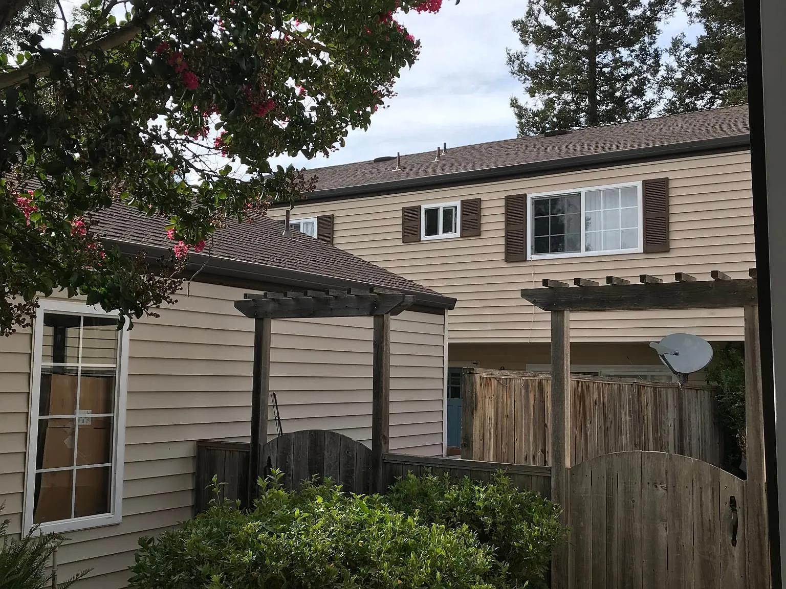 2 bed, 1.5 bath, 1020 sqft, $2,400 — Photo 2