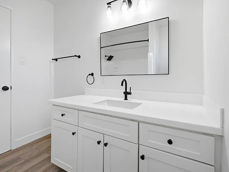 790 Coronado Ave — Photo 21