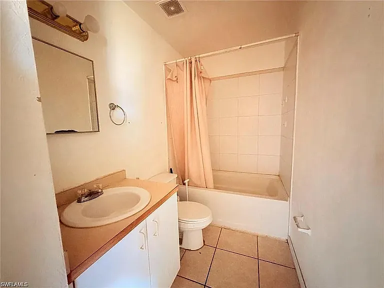419 NE 16th Pl — Photo 20