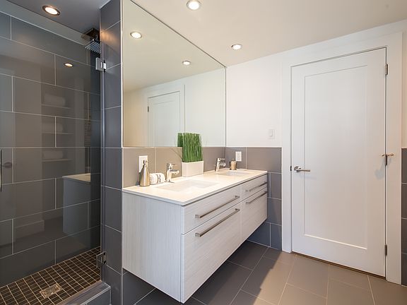 5th image of 633-35 W Rittenhouse St #2