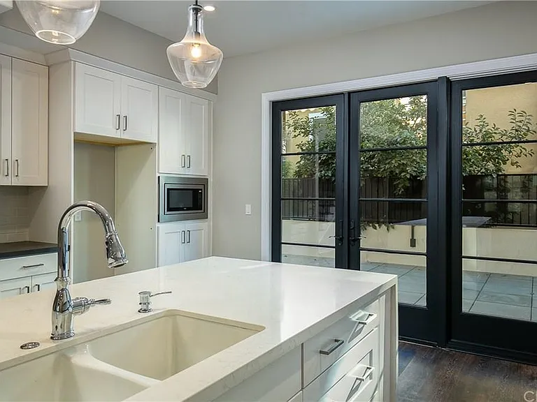 623 Fairview Ave #B — Photo 1