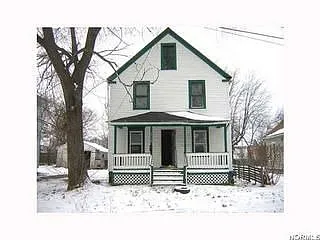 2378 East Ave photo 1