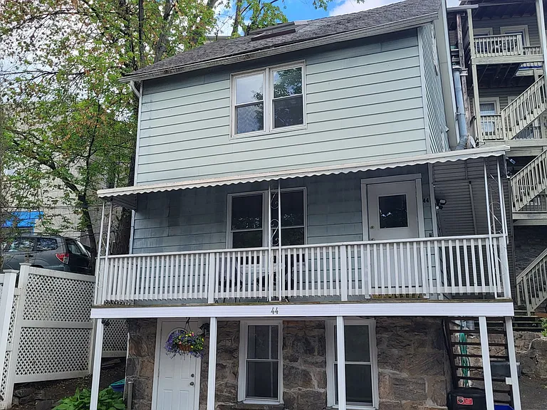 44 Ridge St #1 — Photo 1