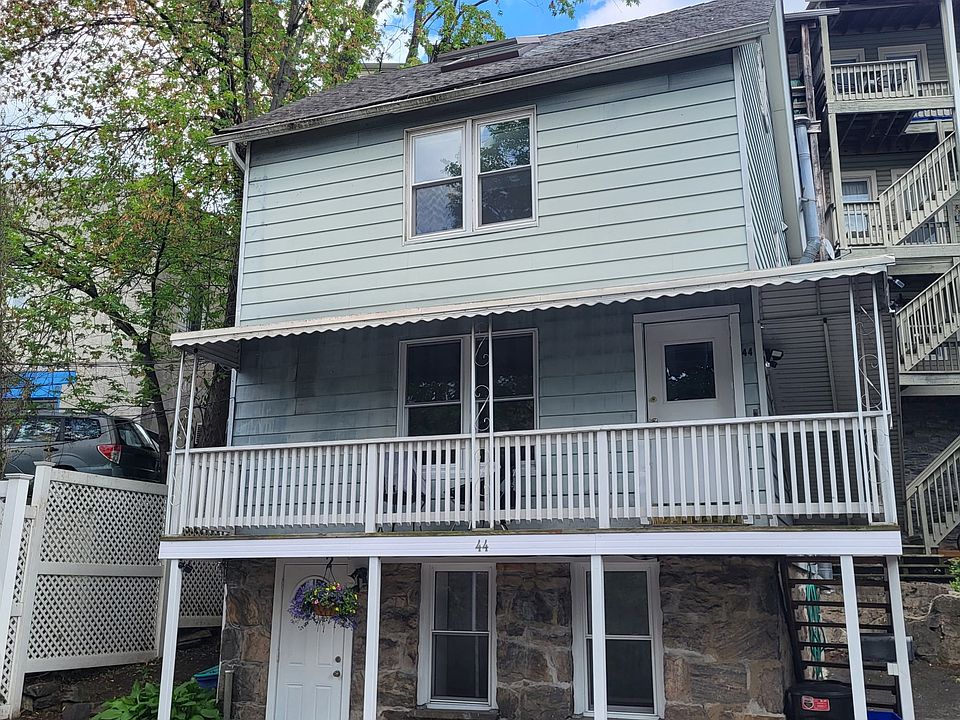 1st image of 44 Ridge St #1