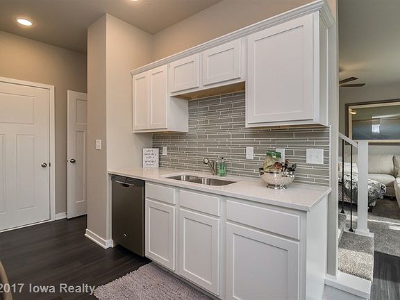 5th image of 2801 Lois Ln