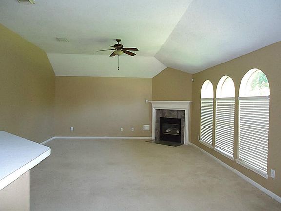 5th image of 3104 Colony Dr