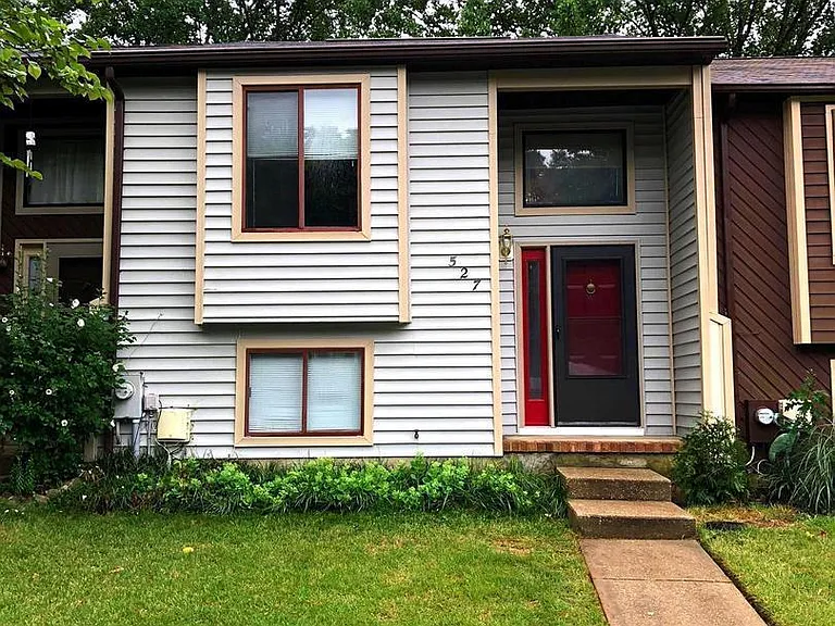 527 Greenblades Ct — Photo 12
