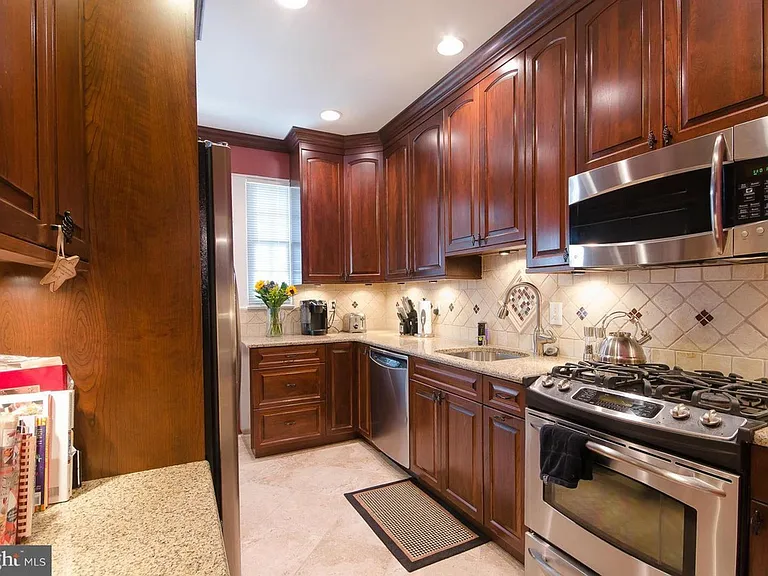 616 Nicholson St NW — Photo 7