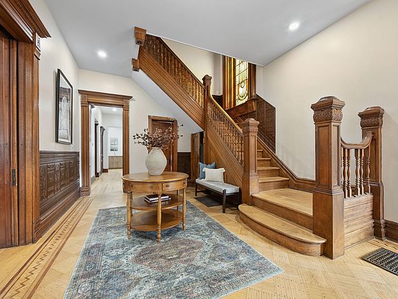 4th image of 628 Nelson Pl