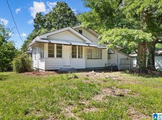 295 11th Ave NE, Graysville, AL 35073
