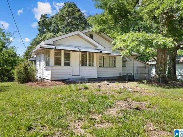 295 11th Ave NE, Graysville, AL 35073