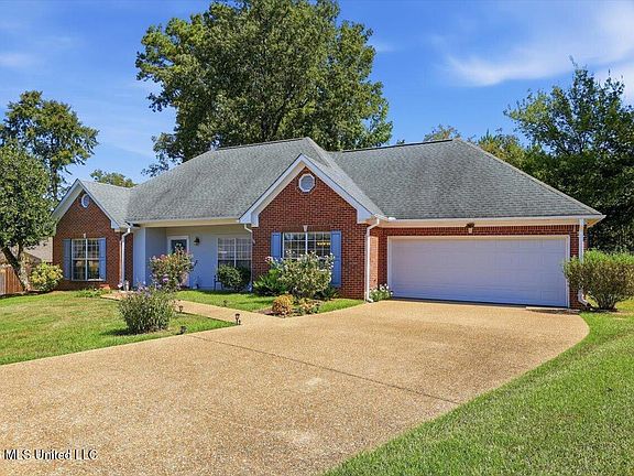 3rd image of 405 Ashford Pl
