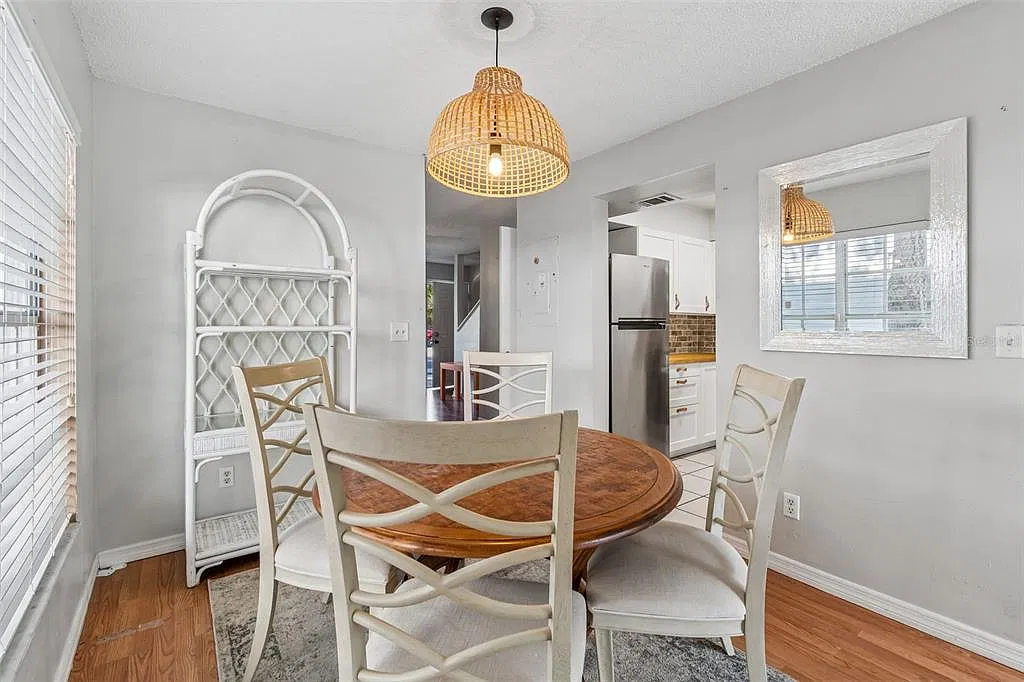 3 bed, 2.5 bath, 1368 sqft, $1,795 — Photo 4