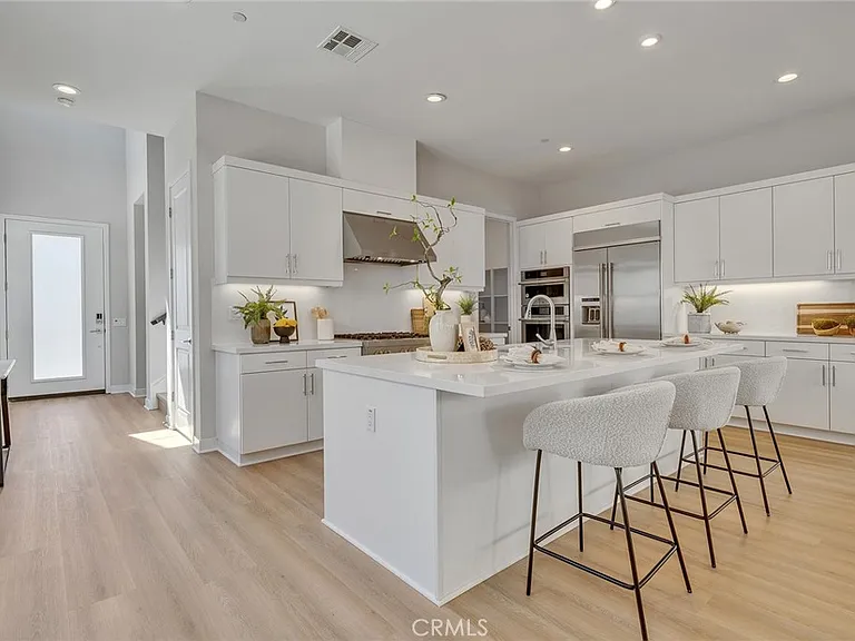 141 Edna Pkwy — Photo 22