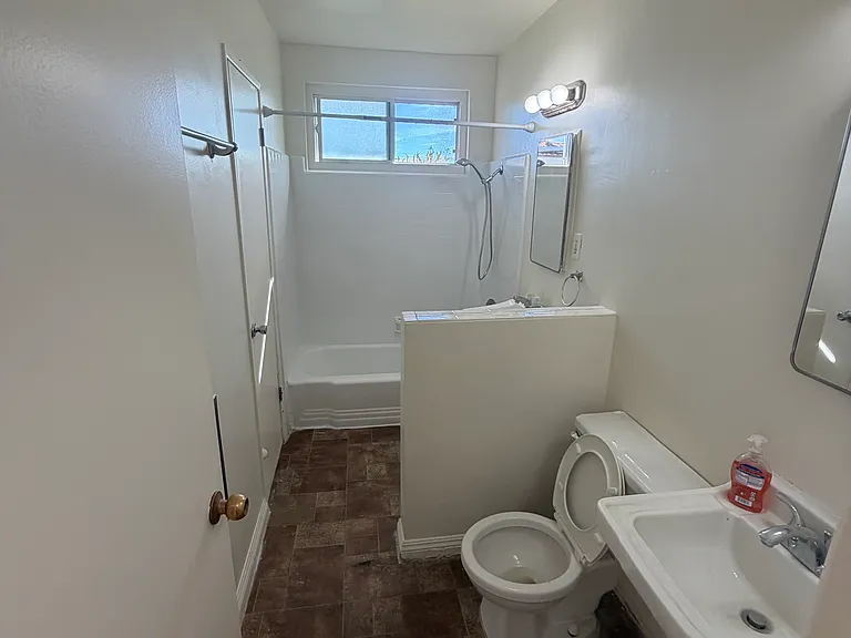 925 Carob Way #7 — Photo 6