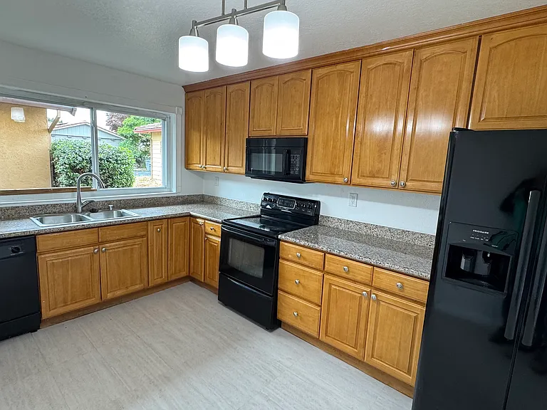 112 Assay Ct — Photo 2