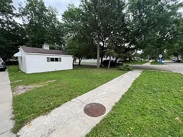 4565 Fleming St — Photo 5