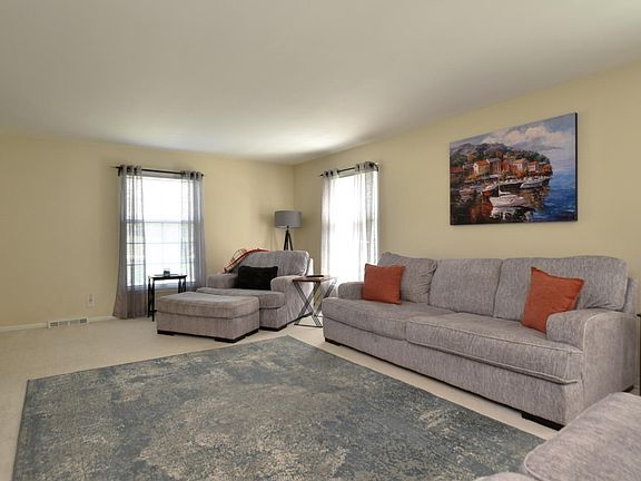 4th image of 30800 Gates Mills Blvd NE